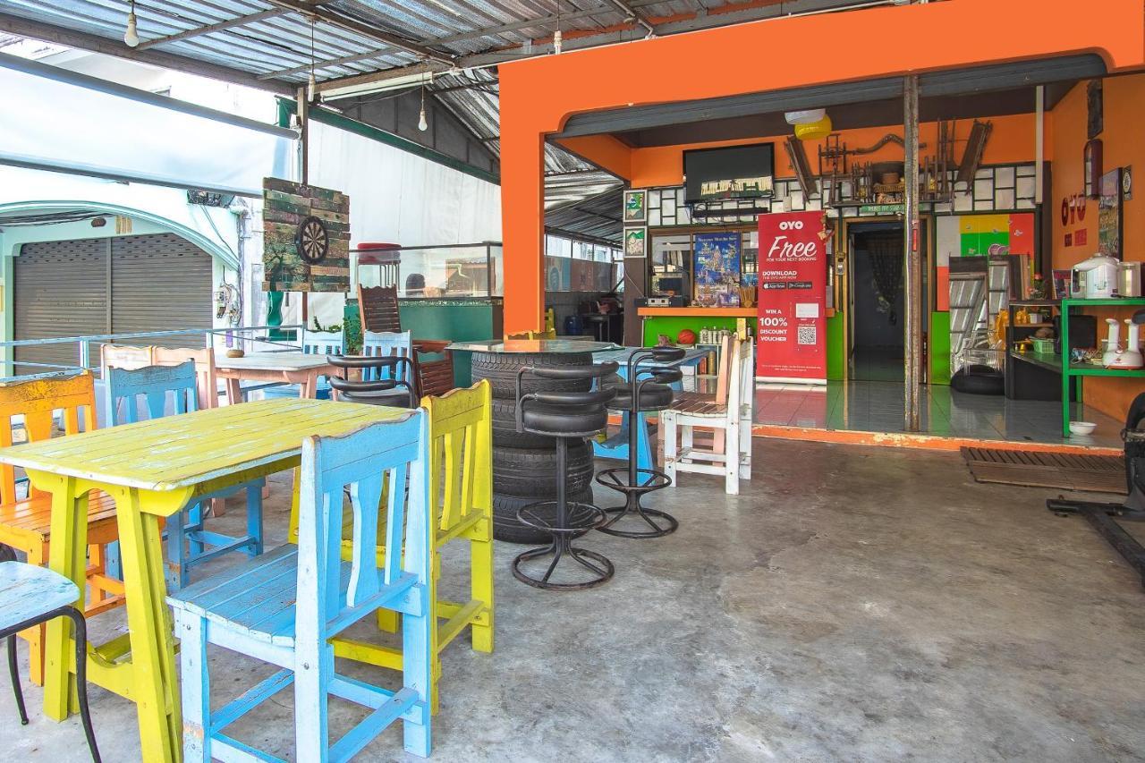 Oyo 586 I Hostel Phuket Exterior foto